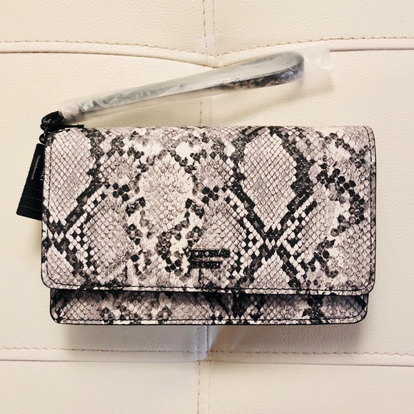 ♥️OOS ONLINE♥️Python Tech Clutch - Grey